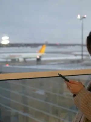 Last-Minute Flight Deals: Snag Bargains Within 72 Hours of Departure - Cover Image